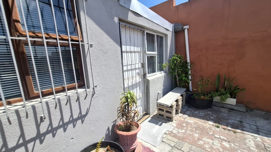 5 Bedroom Property for Sale in Westgate Western Cape